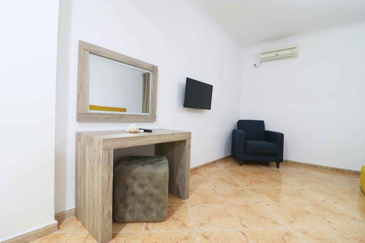 Hotel Kristal Vlorë Εξωτερικό φωτογραφία