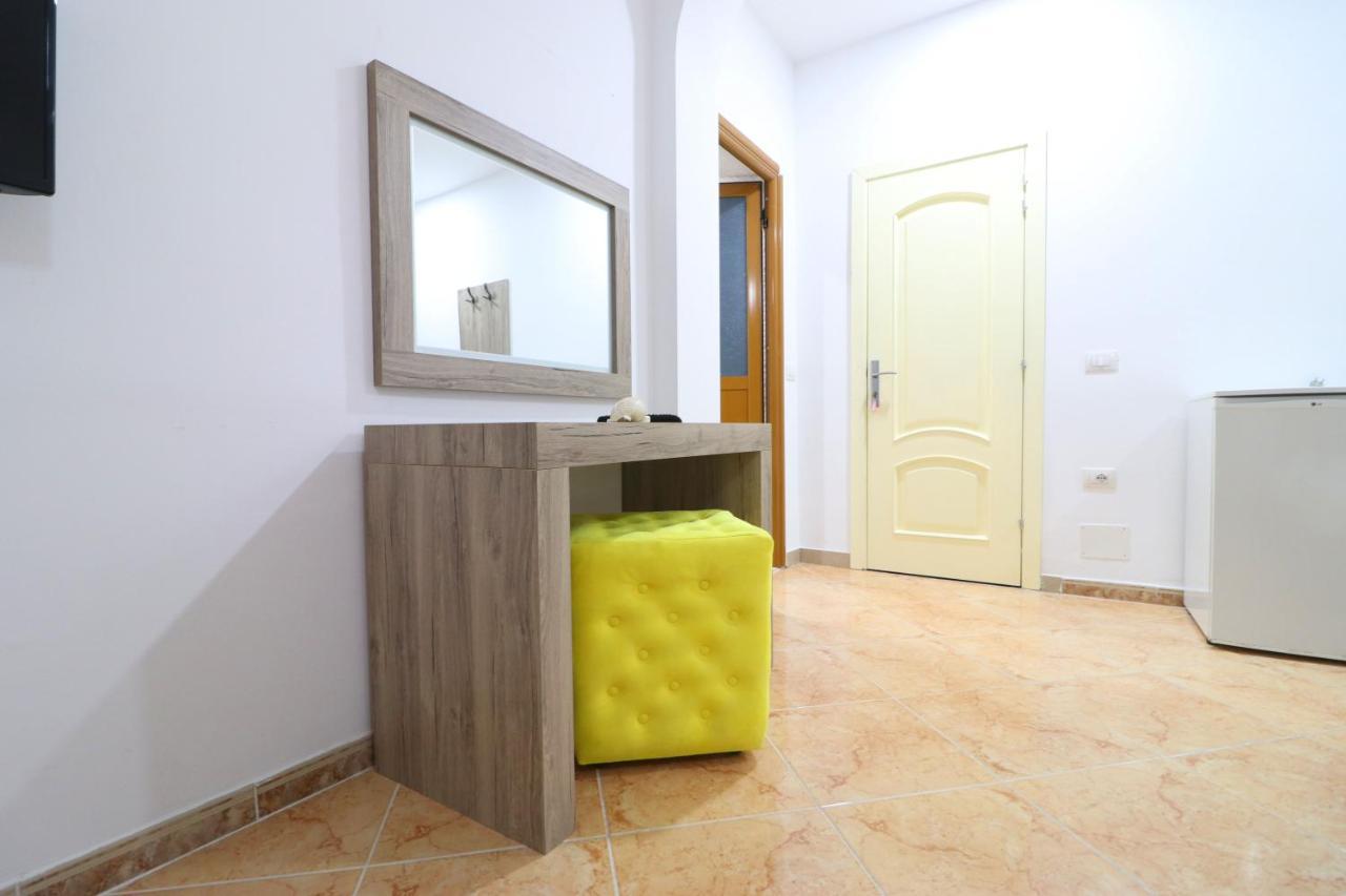 Hotel Kristal Vlorë Εξωτερικό φωτογραφία