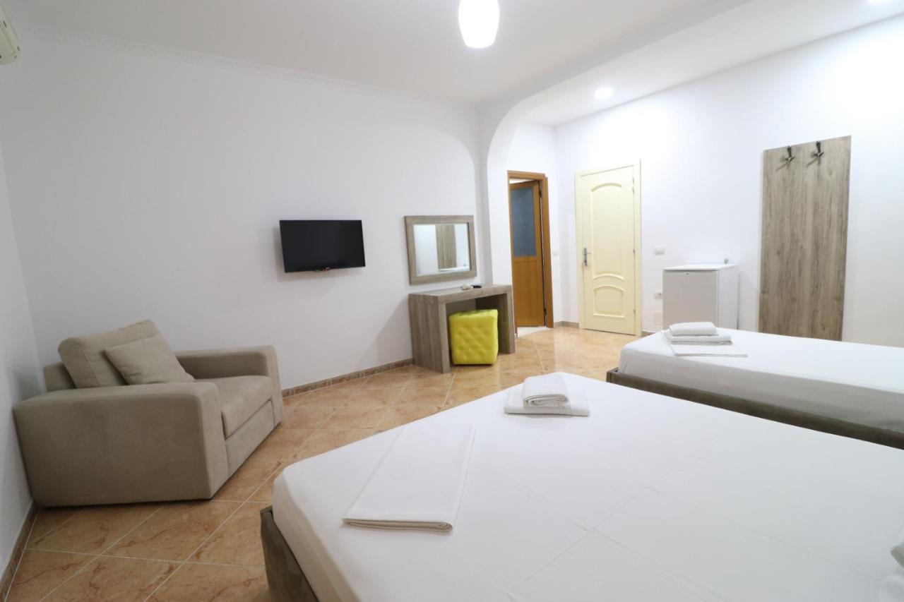 Hotel Kristal Vlorë Εξωτερικό φωτογραφία