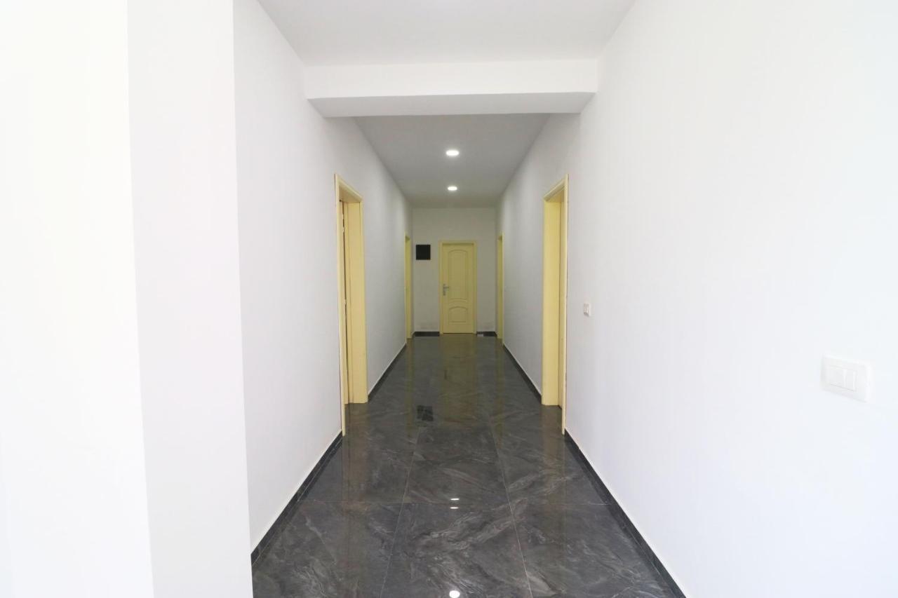 Hotel Kristal Vlorë Εξωτερικό φωτογραφία