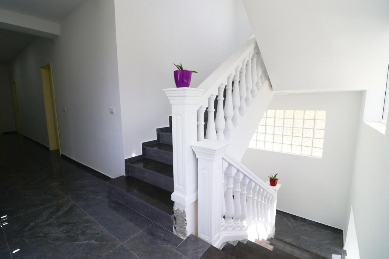 Hotel Kristal Vlorë Εξωτερικό φωτογραφία