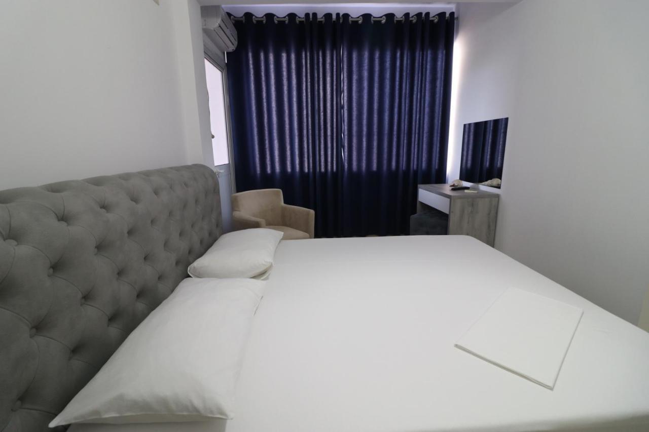 Hotel Kristal Vlorë Εξωτερικό φωτογραφία