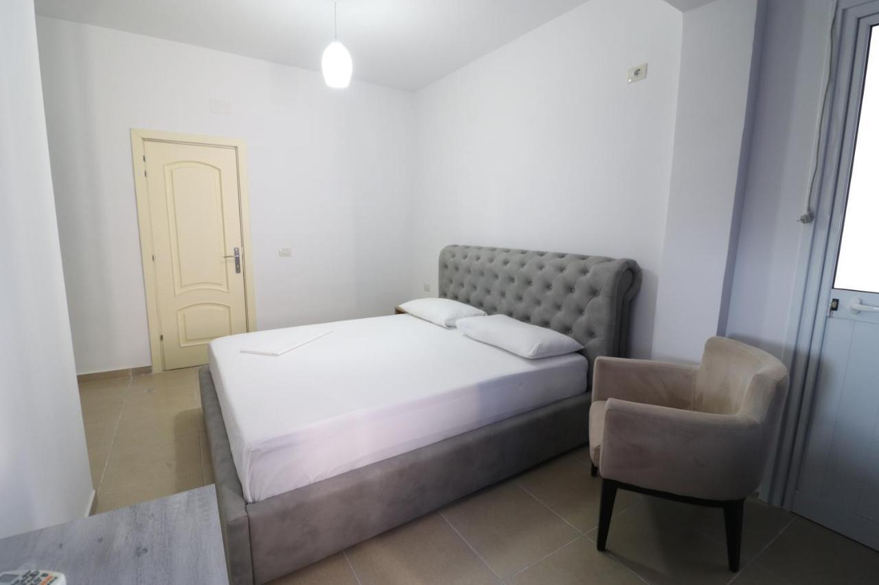 Hotel Kristal Vlorë Εξωτερικό φωτογραφία