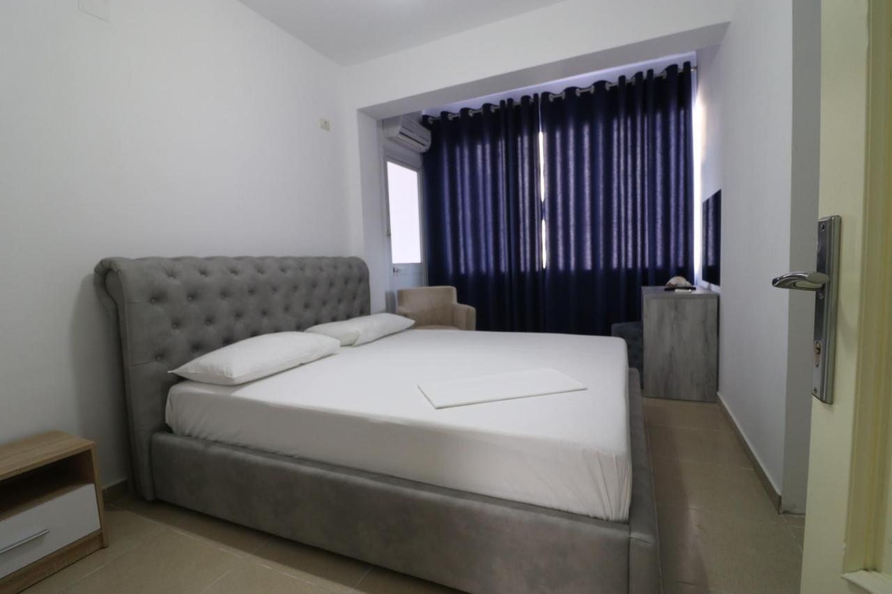 Hotel Kristal Vlorë Εξωτερικό φωτογραφία