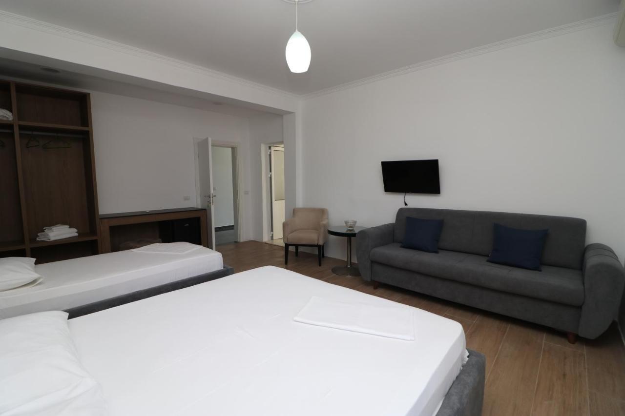 Hotel Kristal Vlorë Εξωτερικό φωτογραφία