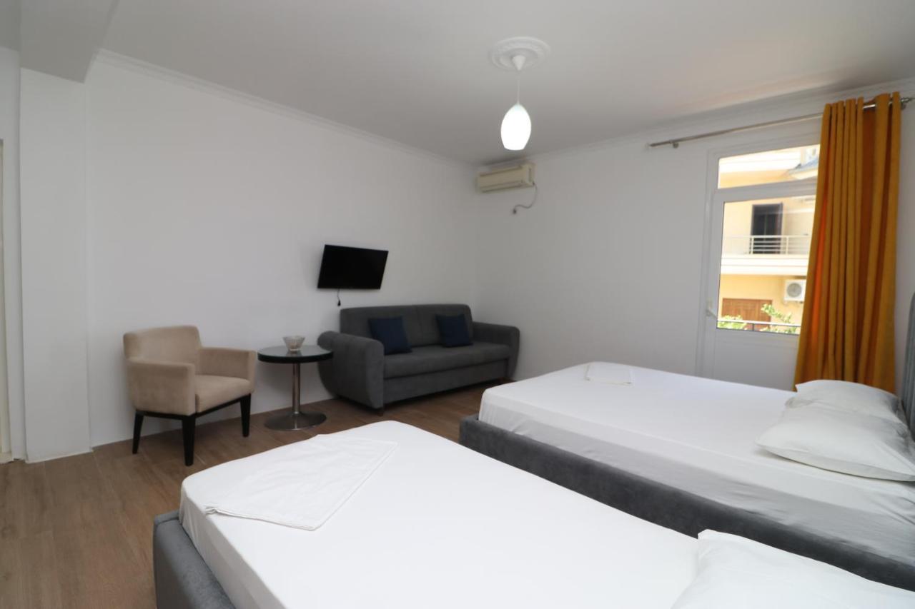 Hotel Kristal Vlorë Εξωτερικό φωτογραφία