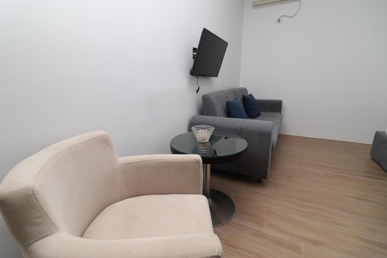 Hotel Kristal Vlorë Εξωτερικό φωτογραφία
