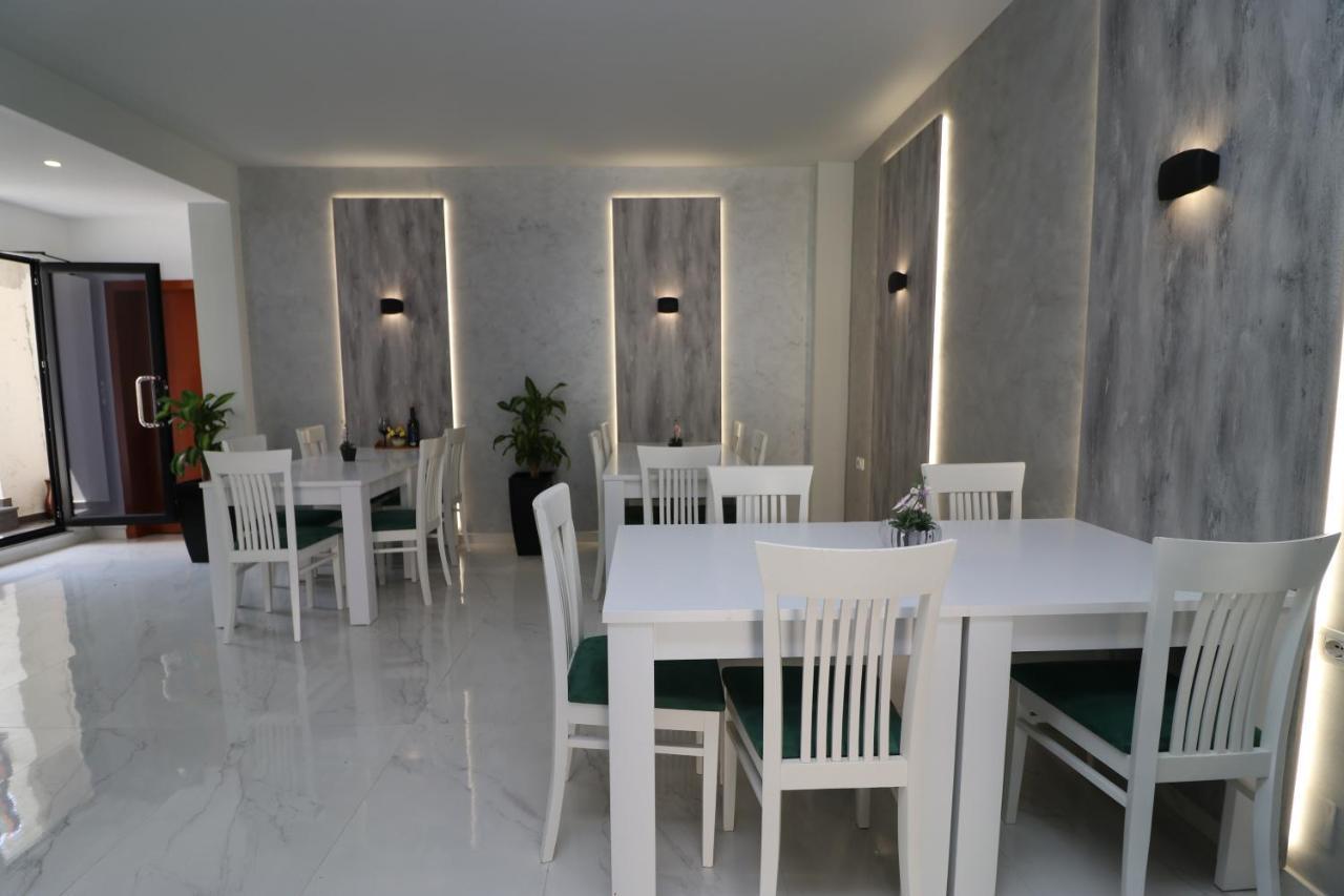 Hotel Kristal Vlorë Εξωτερικό φωτογραφία