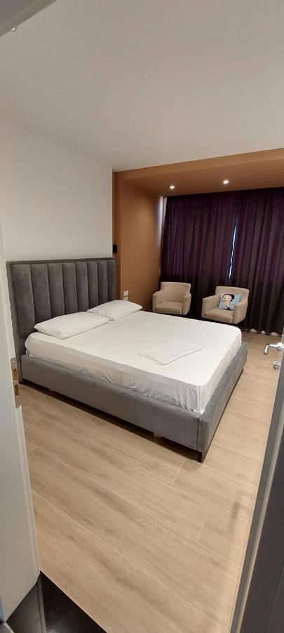 Hotel Kristal Vlorë Εξωτερικό φωτογραφία