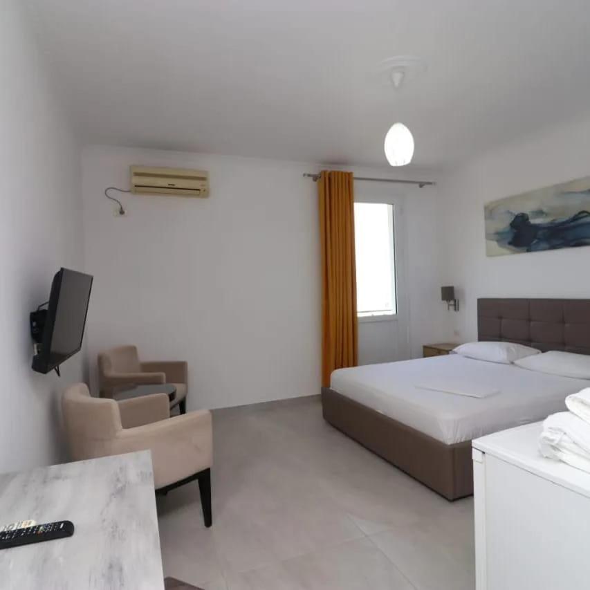 Hotel Kristal Vlorë Εξωτερικό φωτογραφία